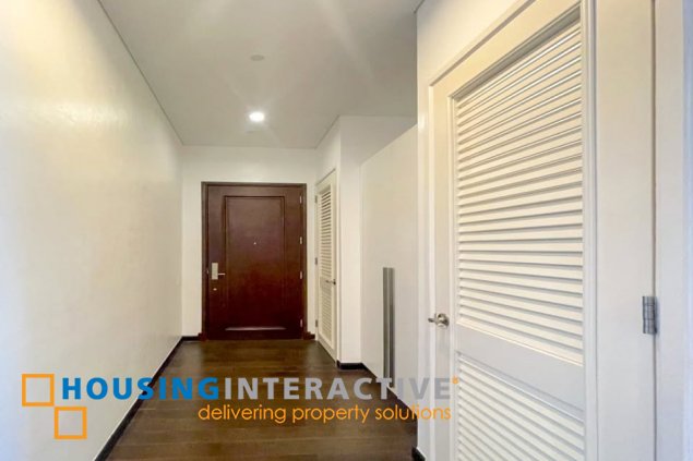 1br unit for sale in trump tower