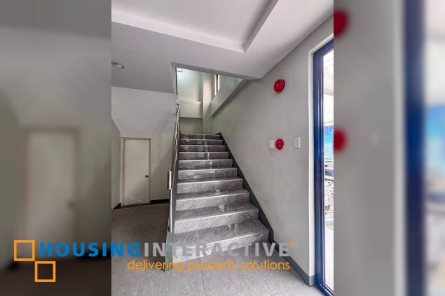 residential/commercial building for sale in makati