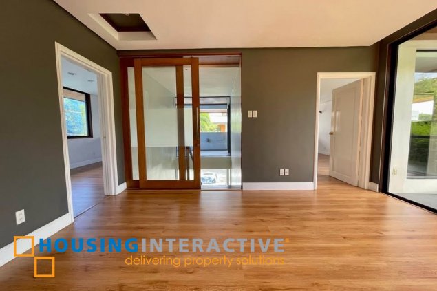 brand new house for sale at ayala southvale sonera