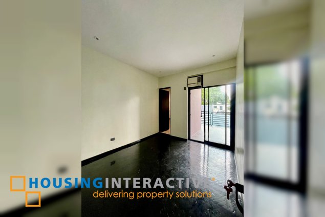 2-storey house for sale in greenwoods executive village