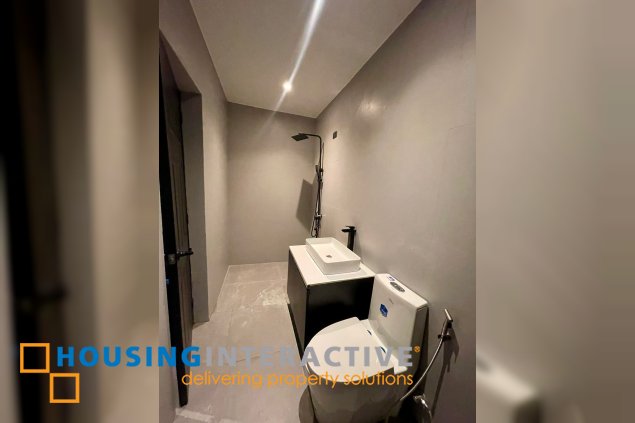 2-storey house for sale in greenwoods executive village