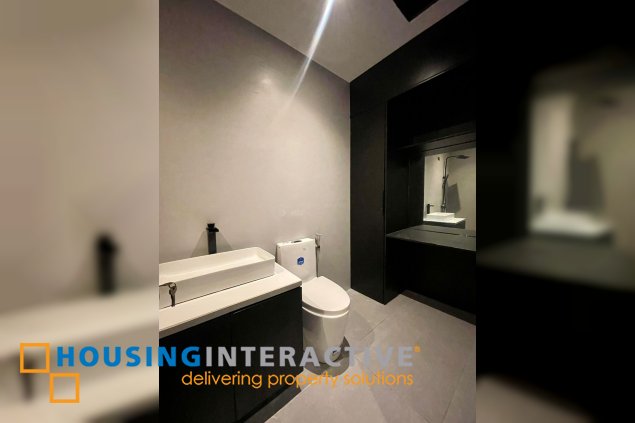2-storey house for sale in greenwoods executive village