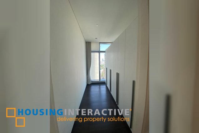 fully furnished 2br unit with parking for sale in trump tower