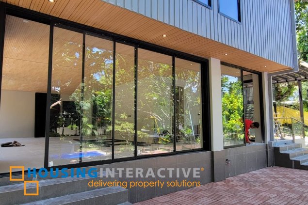 modern house and lot for lease in south forbes park