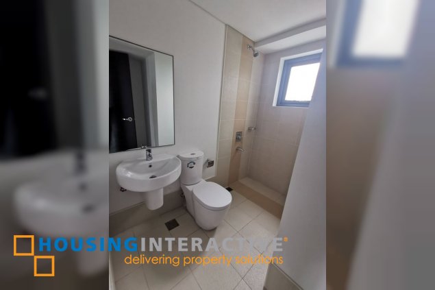 bare 3br unit with balcony for sale in solstice tower 1