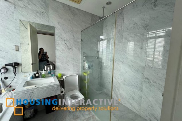 fully furnished 1br unit with parking for rent