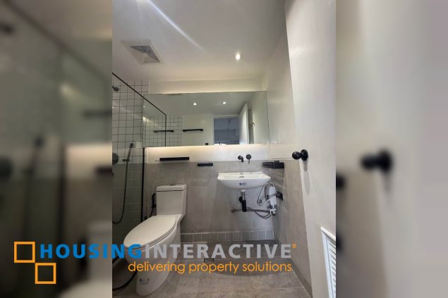 furnished 2br unit with balcony and parking for rent in park terraces