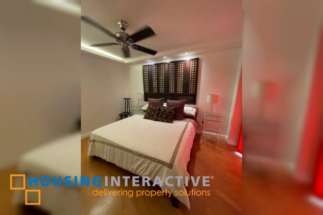 fully furnished 2br unit with parking for rent in one rockwell