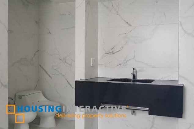 semi-furnished 3br unit for lease in pacific plaza towers