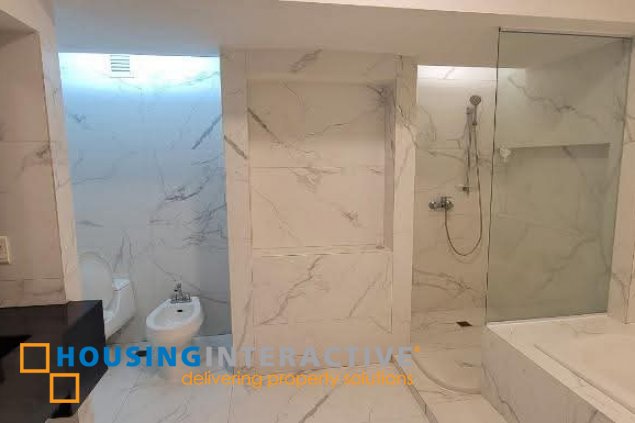 semi-furnished 3br unit for lease in pacific plaza towers