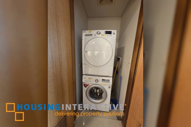 fully furnished 1br unit with balcony and parking for lease in park terraces