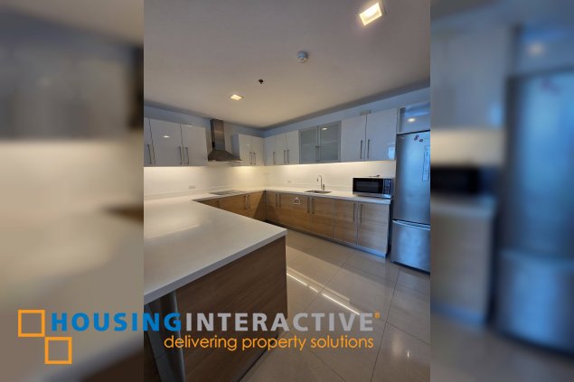 fully furnished 1br unit with balcony and parking for lease in park terraces