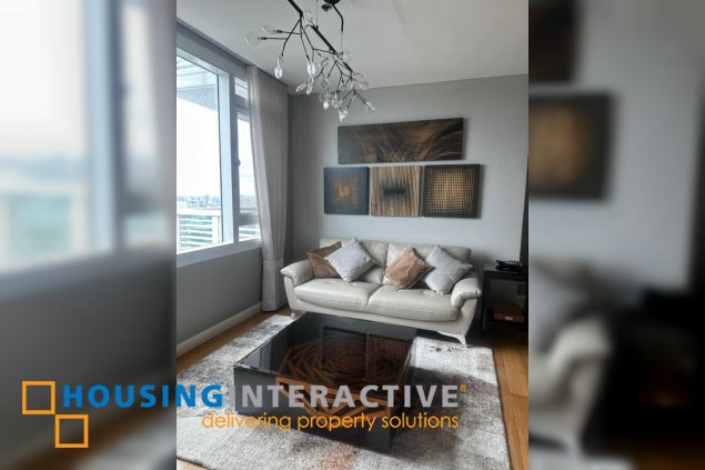 fully furnished 2br unit with balcony and parking for lease in park terraces