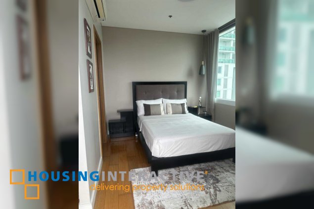 fully furnished 2br unit with balcony and parking for lease in park terraces