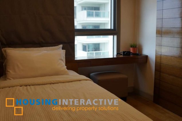 furnished 2br unit with parking for lease in the residences at greenbelt