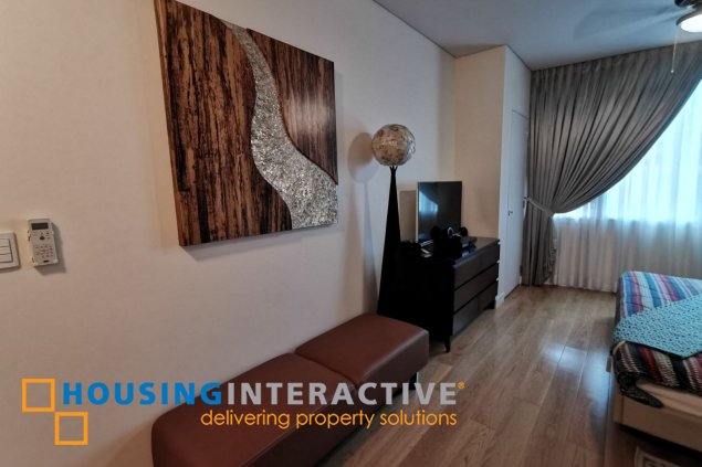 furnished 2br unit with parking for lease in park terraces