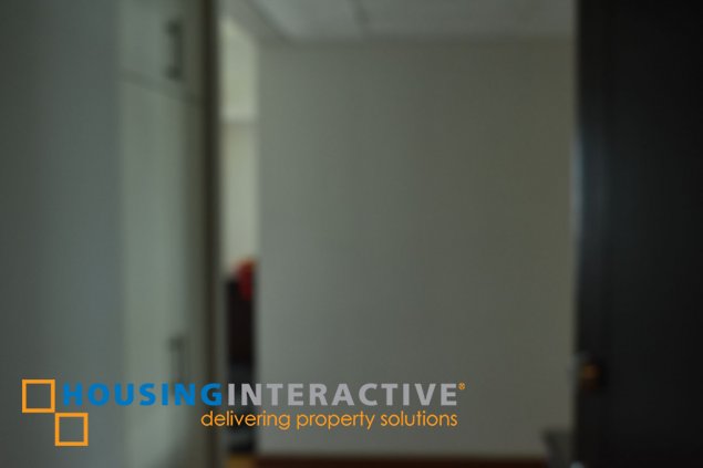 furnished 2br unit with parking for lease in the residences at greenbelt