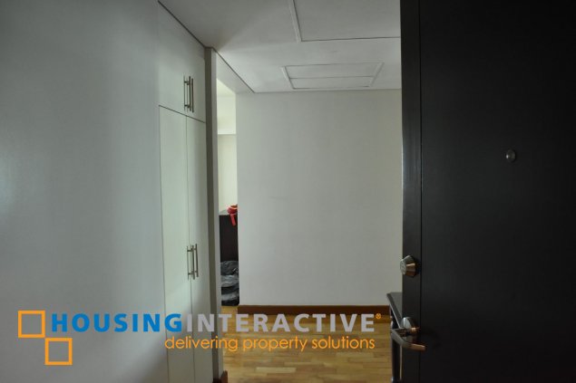 furnished 2br unit with parking for lease in the residences at greenbelt