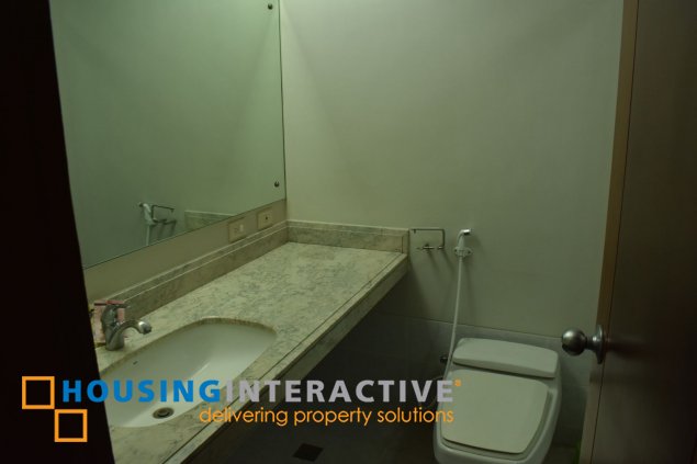 furnished 2br unit with parking for lease in the residences at greenbelt