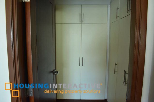 furnished 2br unit with parking for lease in the residences at greenbelt