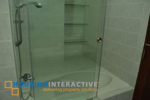 furnished 2br unit with parking for lease in the residences at greenbelt