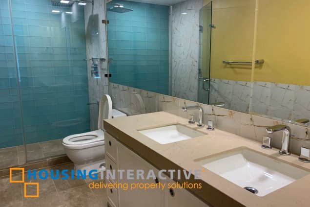 fully furnished 3br with 2 parking for rent