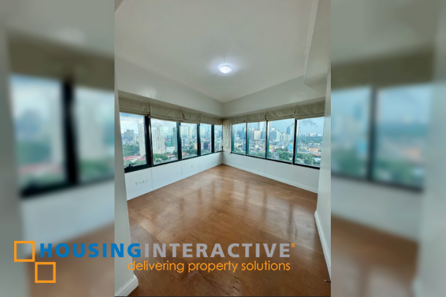 semi furnished 3br with parking for rent