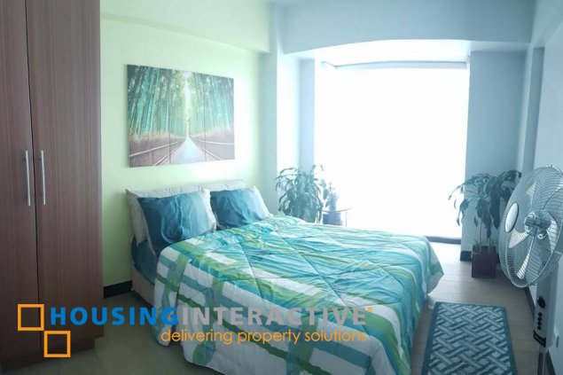 for rent: 3 bedroom facing golf course with parking at parkside villas, newport city