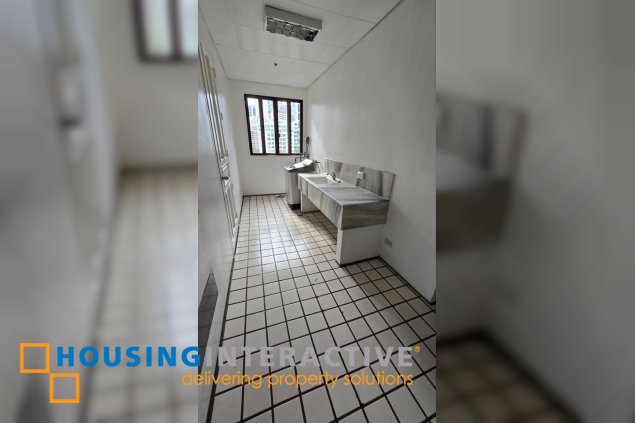 2br condo unit with parking for lease in l'ermitage