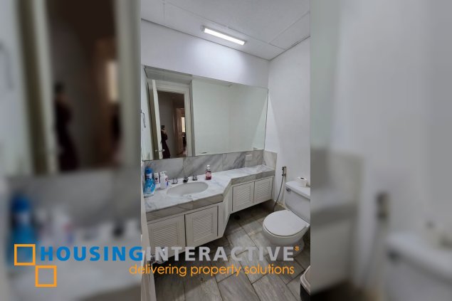 2br condo unit with parking for lease in l'ermitage