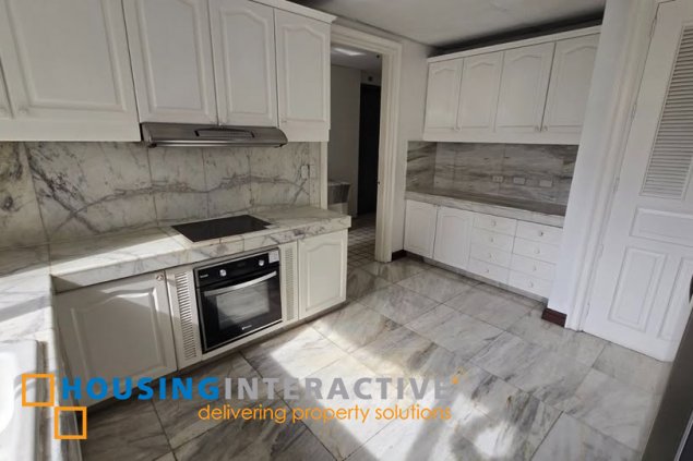 2br condo unit with parking for lease in l'ermitage