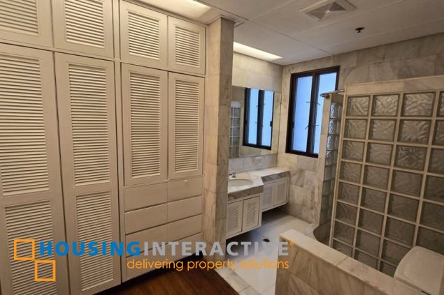 2br condo unit with parking for lease in l'ermitage