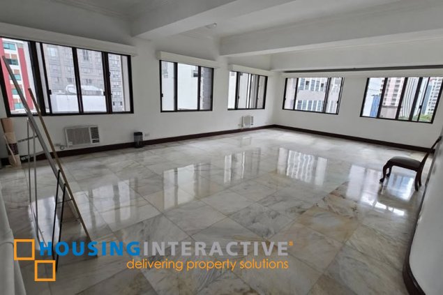 2br condo unit with parking for lease in l'ermitage