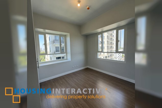 brandnew 2br unit with balcony and parking for sale in the arton by rockwell