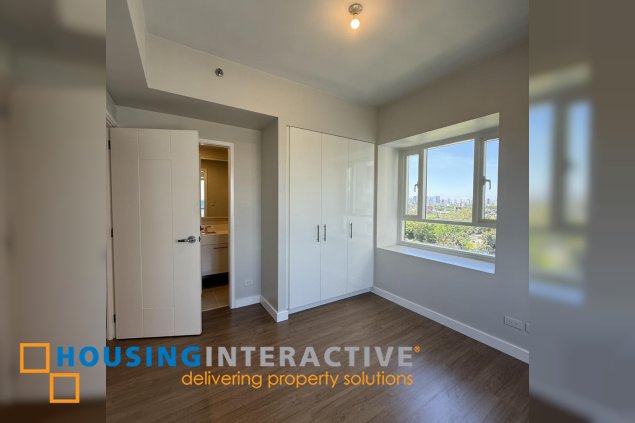 brandnew 2br unit with balcony and parking for sale in the arton by rockwell