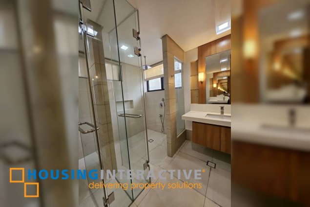 duplex hosue and lot for sale in san lorenzo village