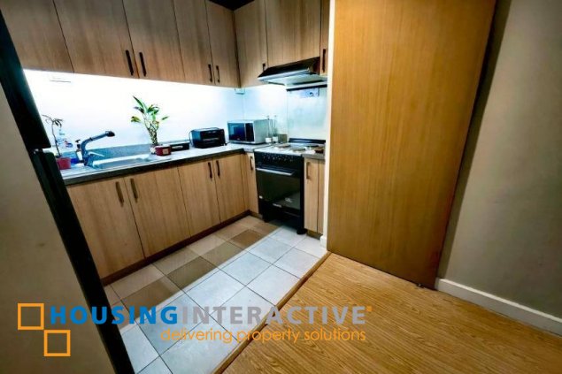 furnished 1br unit with parking for lease in the grove by rockwell