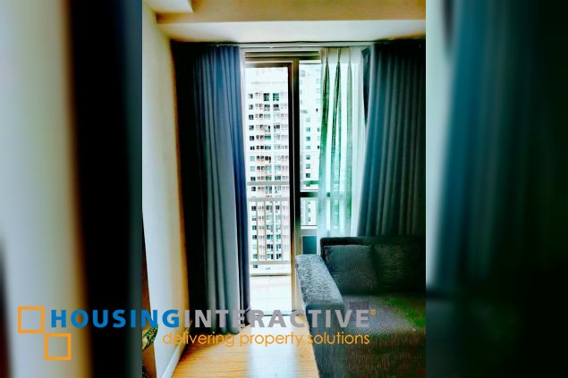 furnished 1br unit with parking for lease in the grove by rockwell