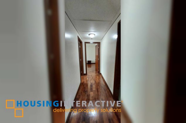 furnished 2br unit with parking for lease in the residences at greenbelt