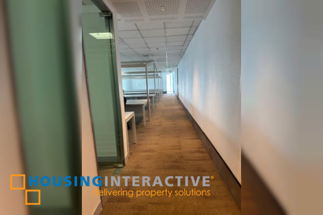 office for lease in pbcom tower