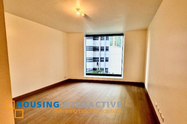 deluxe condo unit with parking for sale in aurelia residences