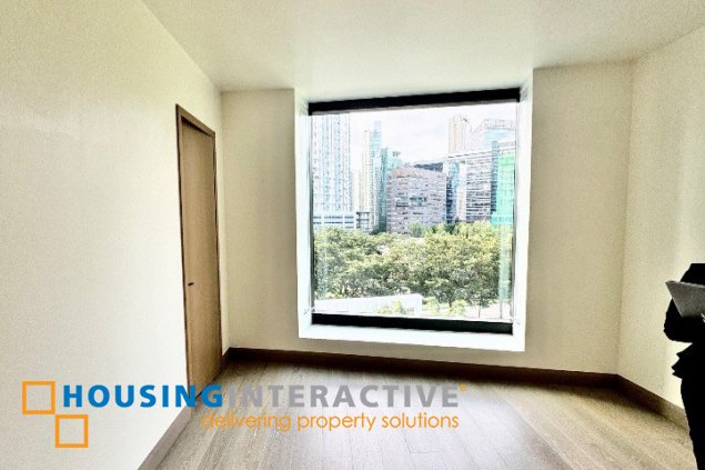 deluxe condo unit with parking for sale in aurelia residences