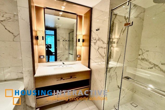 deluxe condo unit with parking for sale in aurelia residences