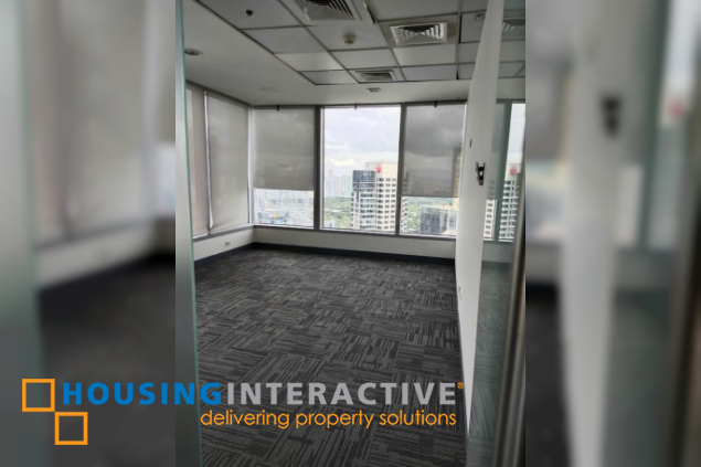 office for lease in pbcom tower