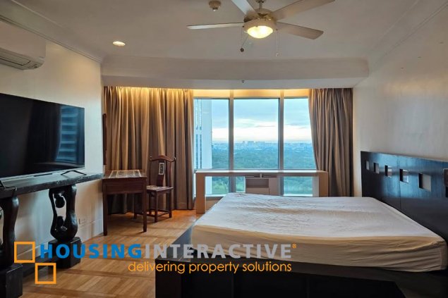 for lease: 3br unit with balcony and parking for lease in one mckinley place