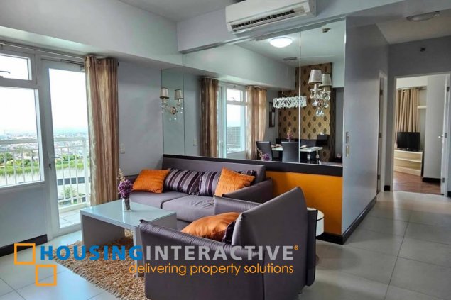 for lease: 2br unit with balcony and parking two serendra