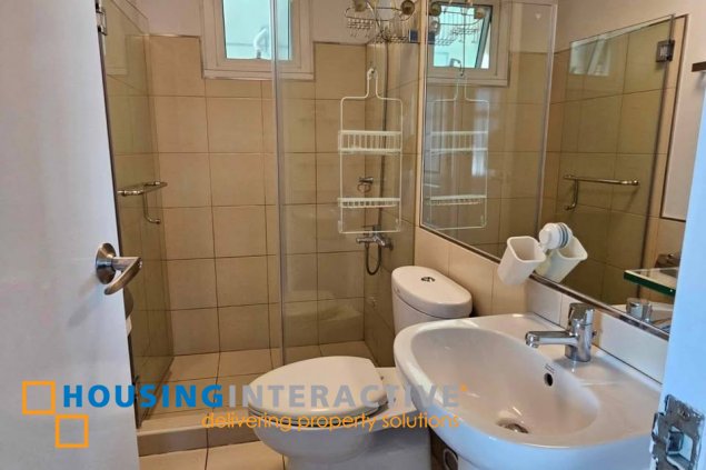 for lease: 2br unit with balcony and parking two serendra