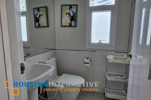 for lease: 2br unit with balcony and parking two serendra