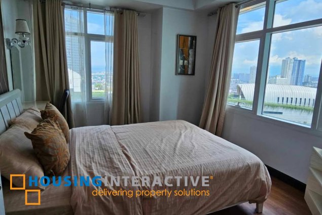 for lease: 2br unit with balcony and parking two serendra