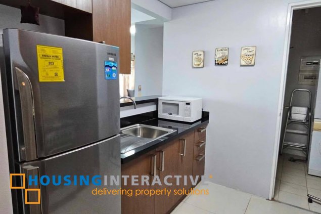 for lease: 2br unit with balcony and parking two serendra